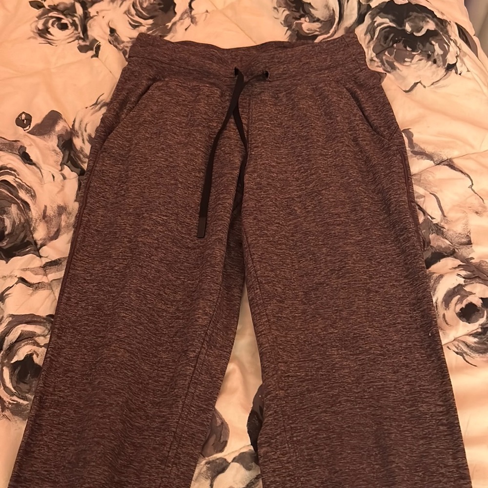 Lululemon Ready to Rulu Jogger Size 4!